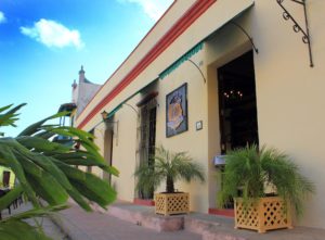 Restaurante 1800. Plaza San Juan de Dios, Camaguey, Cuba